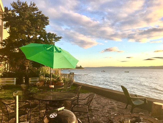 Photo - 4136 Beach Dr SW Unit ID1293683P