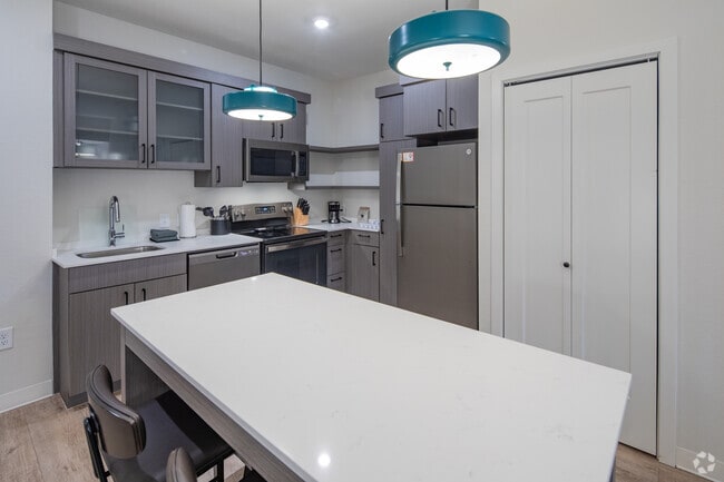 2BR, 1BA - 750SF - Kitchen - Waterwalk Huntsville