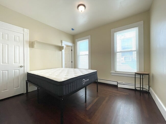 Photo - 196 Blatchley Ave Unit 2