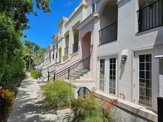 Building Photo - 461 Nokomis Ave S Unit 461