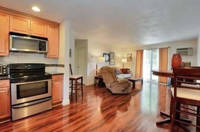Photo - 23 Jacqueline Rd Unit B