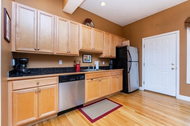 Photo - 224 Salem St Unit 5