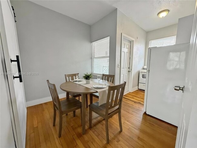 Photo - 315 W 28th St Unit 8