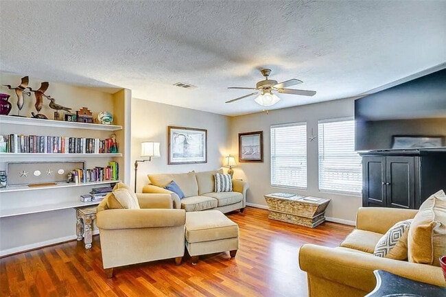 Building Photo - 820 Sandollar Unit ID1351282P