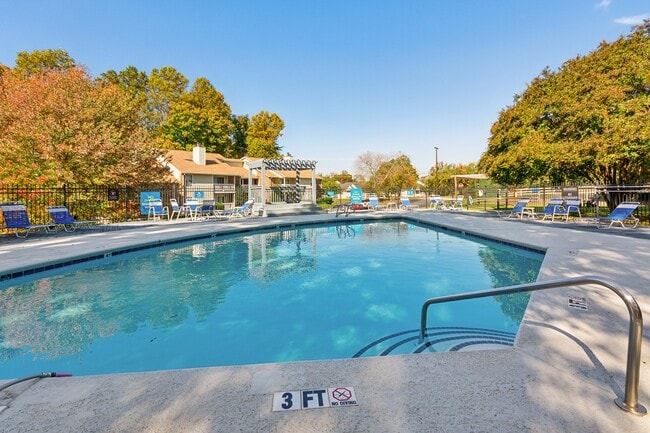Building Photo - Terrace Oaks & Olde Battleground