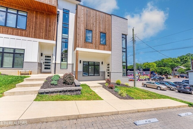 Photo - 904 Phillips Ave