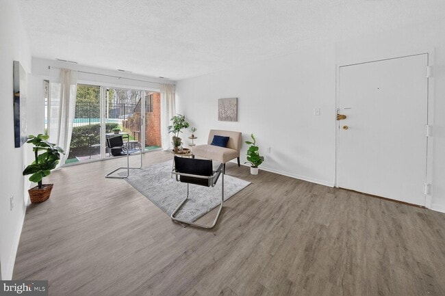 Photo - 868 College Pkwy Unit 102