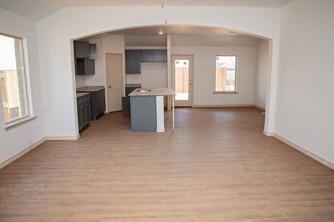 Photo - 1400 Bajada St