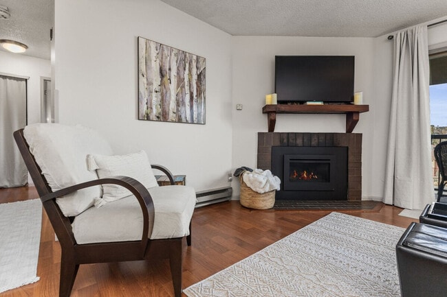 Photo - 3005 Village Dr Unit SI FL3-ID1564320P