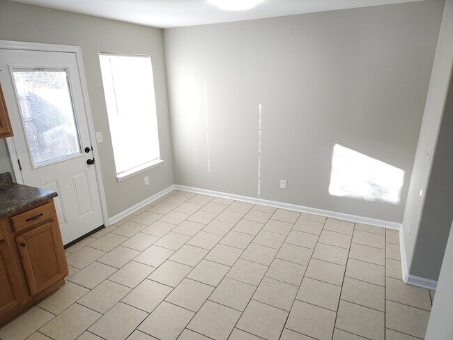 Photo - 705 Crestland Ave Unit B9