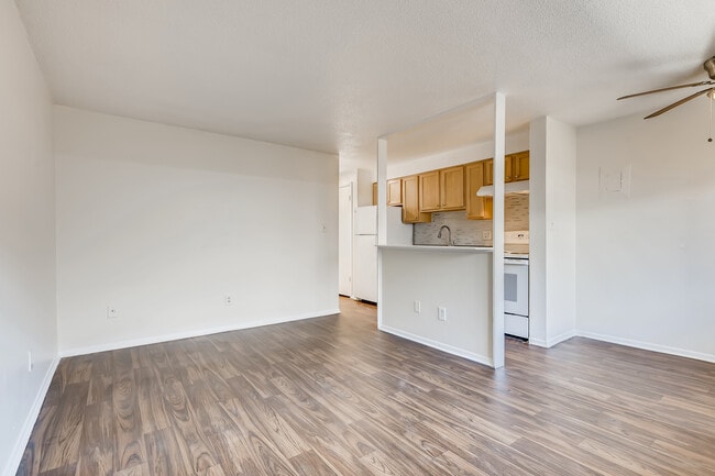 Photo - 2330 S University Blvd