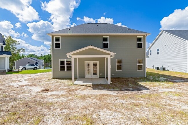 Photo - 587 Foothills St