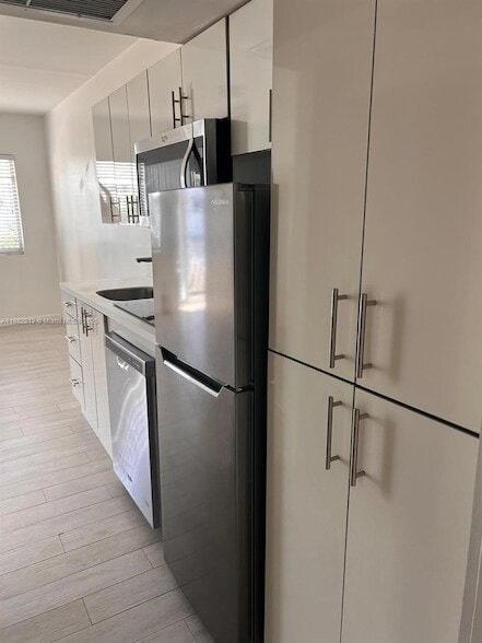 Photo - 1601 Meridian Ave Unit 202