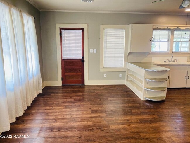 Photo - 306 S Lee Ave