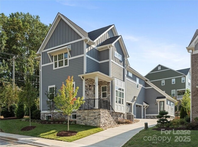 Building Photo - 805 Naples Dr