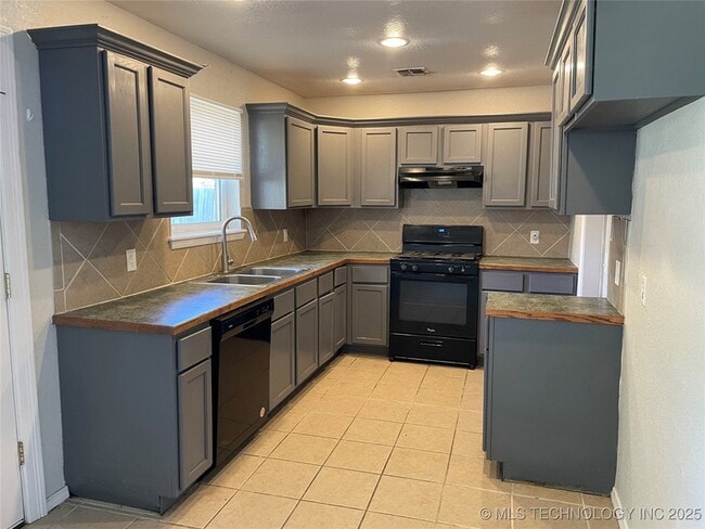 Photo - 625 W 149th St