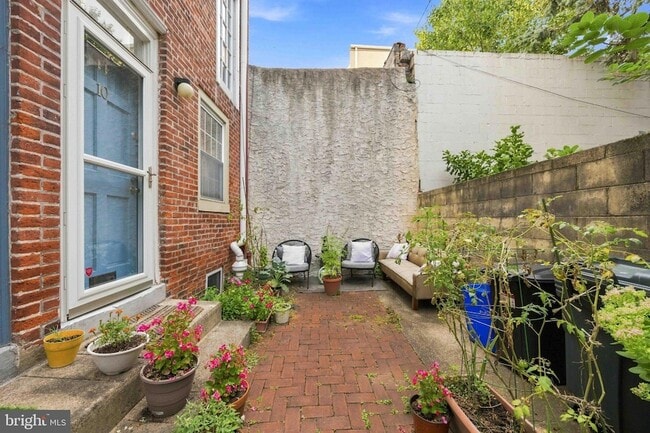 Photo - 725 Pemberton Street Unit 10