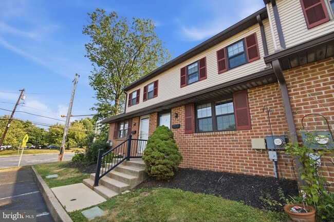 Photo - 1006 N York Rd