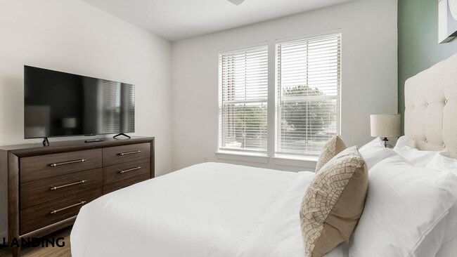 Photo - 3900 Robinson Rd Unit 1307