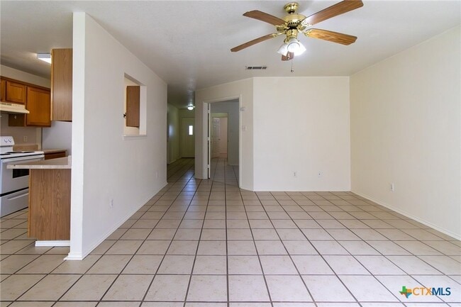 Photo - 1203 Fox Creek Dr