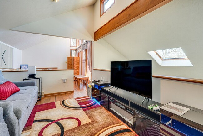 Photo - 5317 Woodbridge Dr E Unit SI ID1545716P