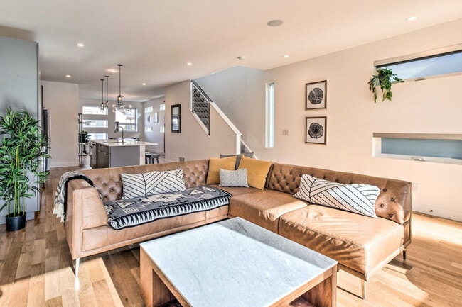 Photo - 3910 Stuart St Unit ID1386205P