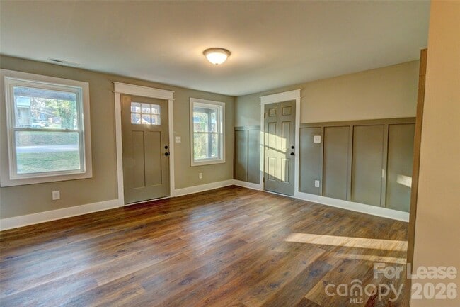 Photo - 824 2nd St