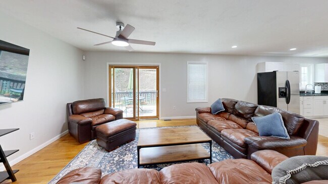 Photo - 9 Bates Ave Unit SI ID1380182P