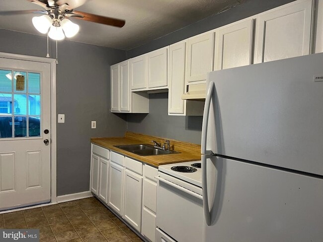 Photo - 4149 Barrett Pl