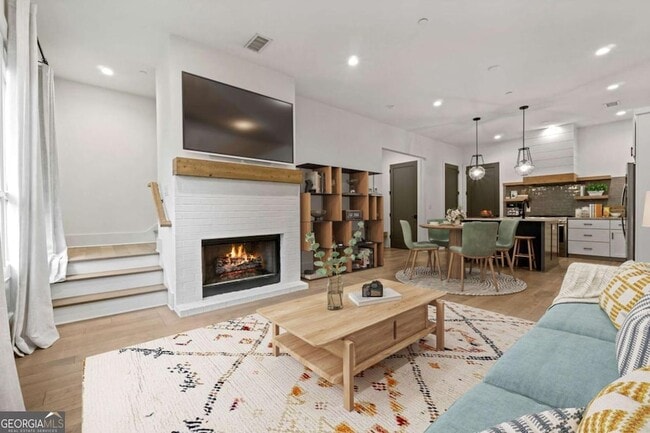 Photo - 510 Heatherden Ave