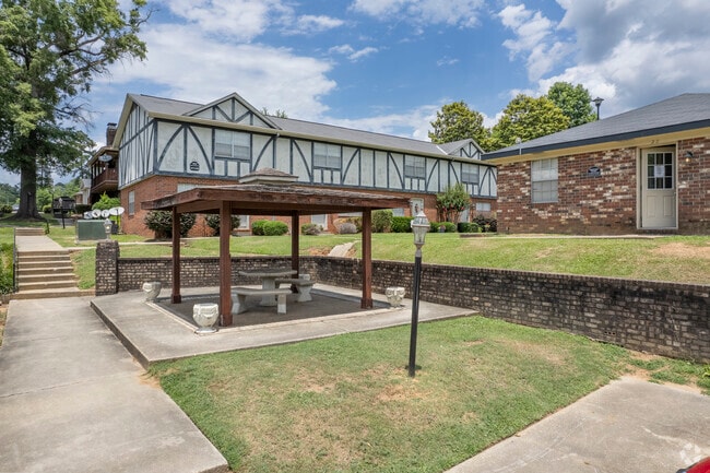 Photo - Heritage Place Apartments
