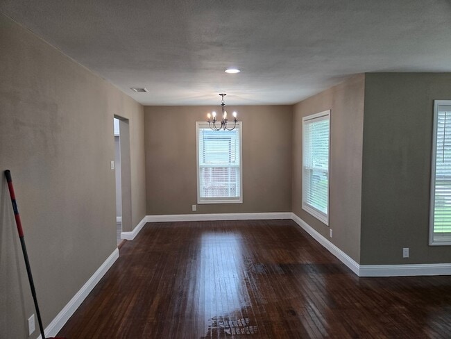 Photo - 3251 W Fuller Ave