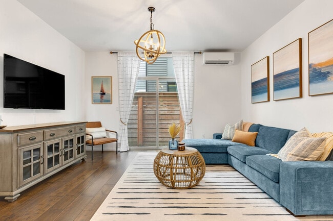 Photo - 913 10th Ave E Unit ID1231228P