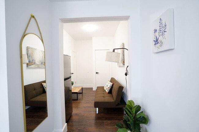 Building Photo - 444 Ponce de Leon Unit ID1357416P