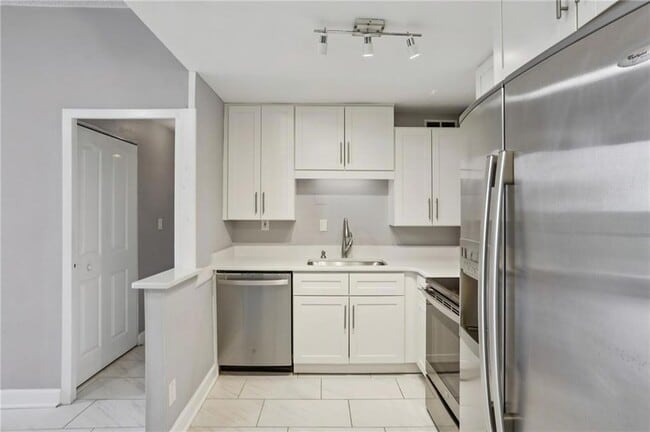 Photo - 3060 Pharr Ct N Northwest Unit 612