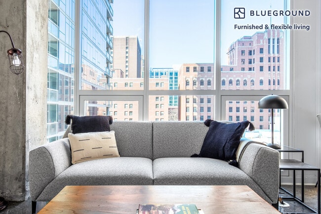 Photo - 108 W Chicago Ave Unit FL6-ID362