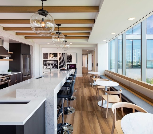 Lounge Kitchen - 1225 Old Town