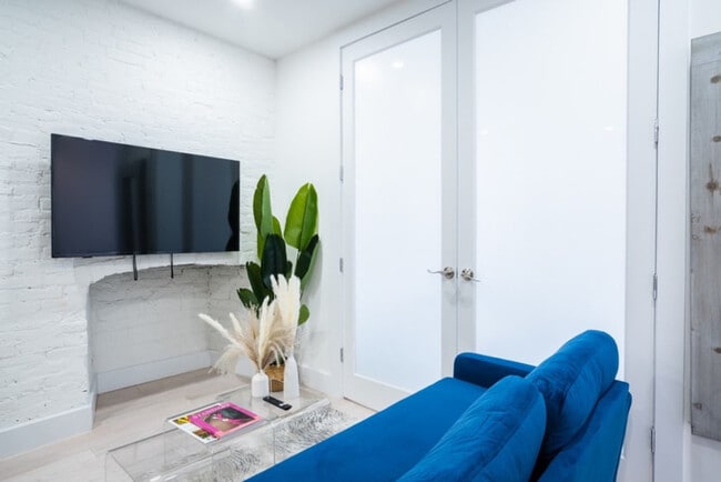 Photo - 402 E 11th St Unit SI FL1-ID1495800P