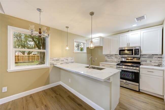 Photo - 1921 Ripple Creek Dr