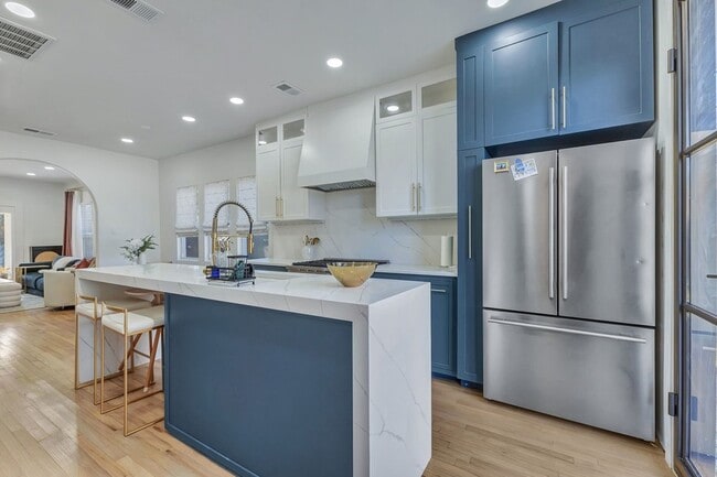 Photo - 302 S Saint Mary Ave