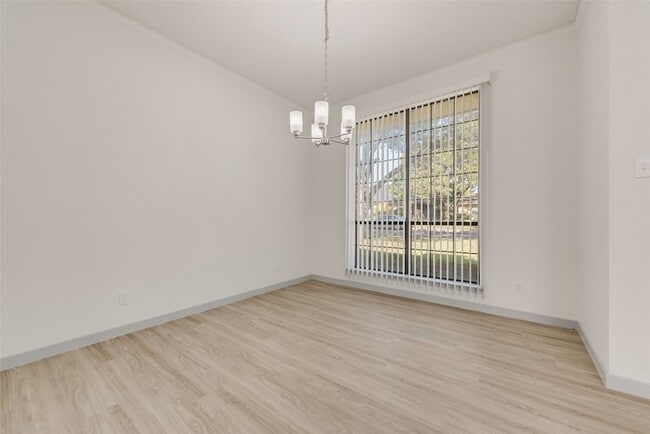 Photo - 1318 Deer Ridge Dr