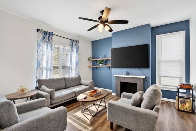 Building Photo - 6559 Hoffman Ave Unit SI ID1472910P