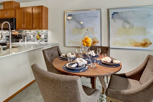 Photo - Echo Lake Apartments