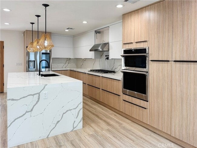 Building Photo - 22539 Dolorosa St