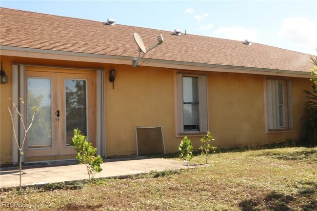 Photo - 320 Harry Ave S