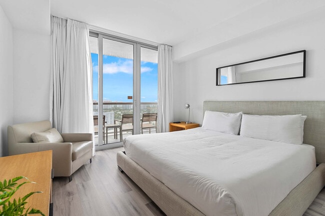 Building Photo - 2602 Hallandale Beach Blvd Unit ID1227510P