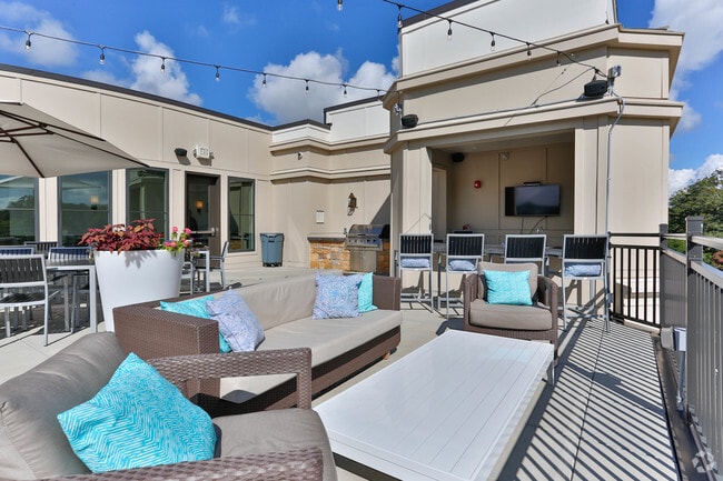 rooftop lounge - Berkshire Dilworth