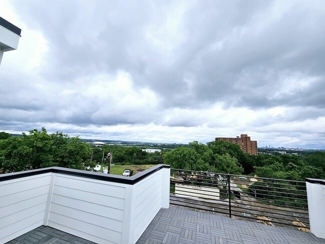 Photo - 522 Cliff Cir