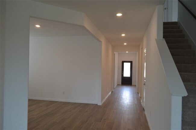 Photo - 7924 Lindheimer Ln