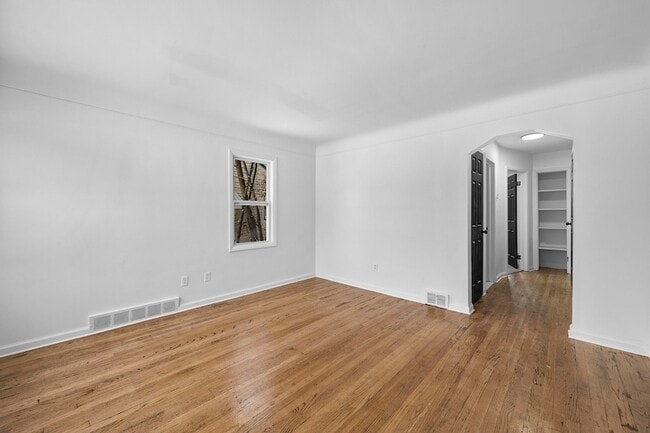 Photo - 18525 Westmoreland Rd